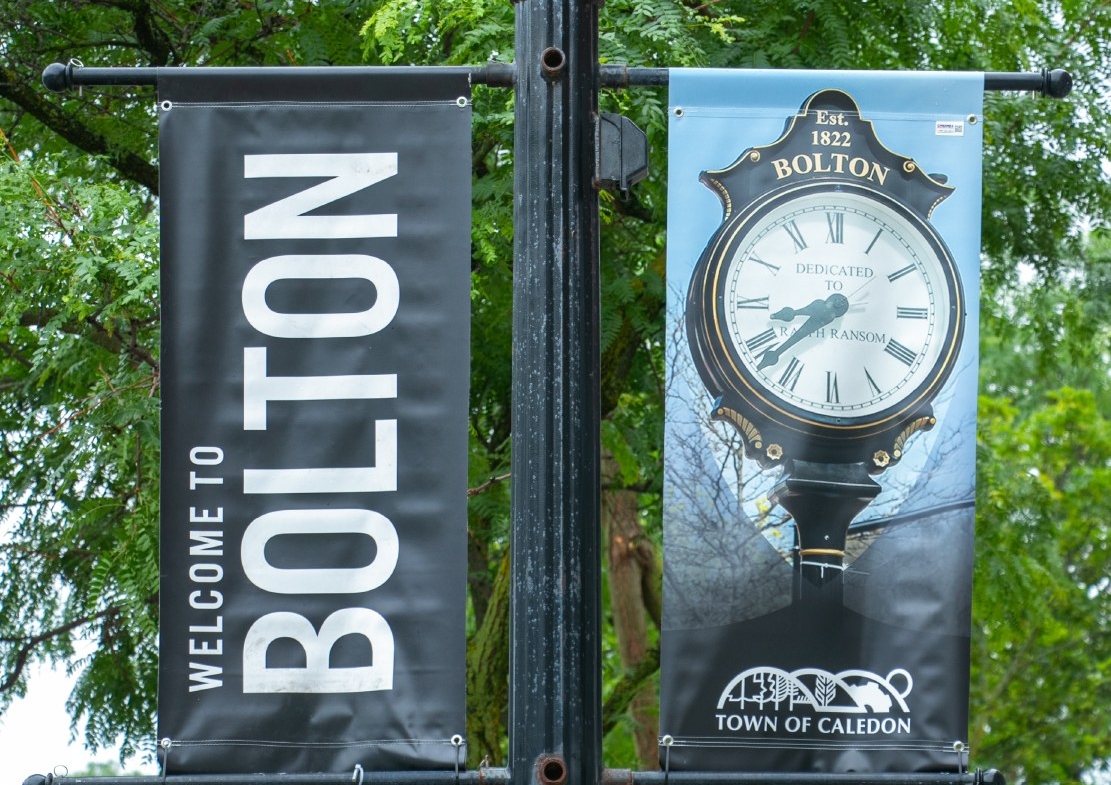 Boutique Shops and Everyday Shopping Convenience Near Bolton Place
